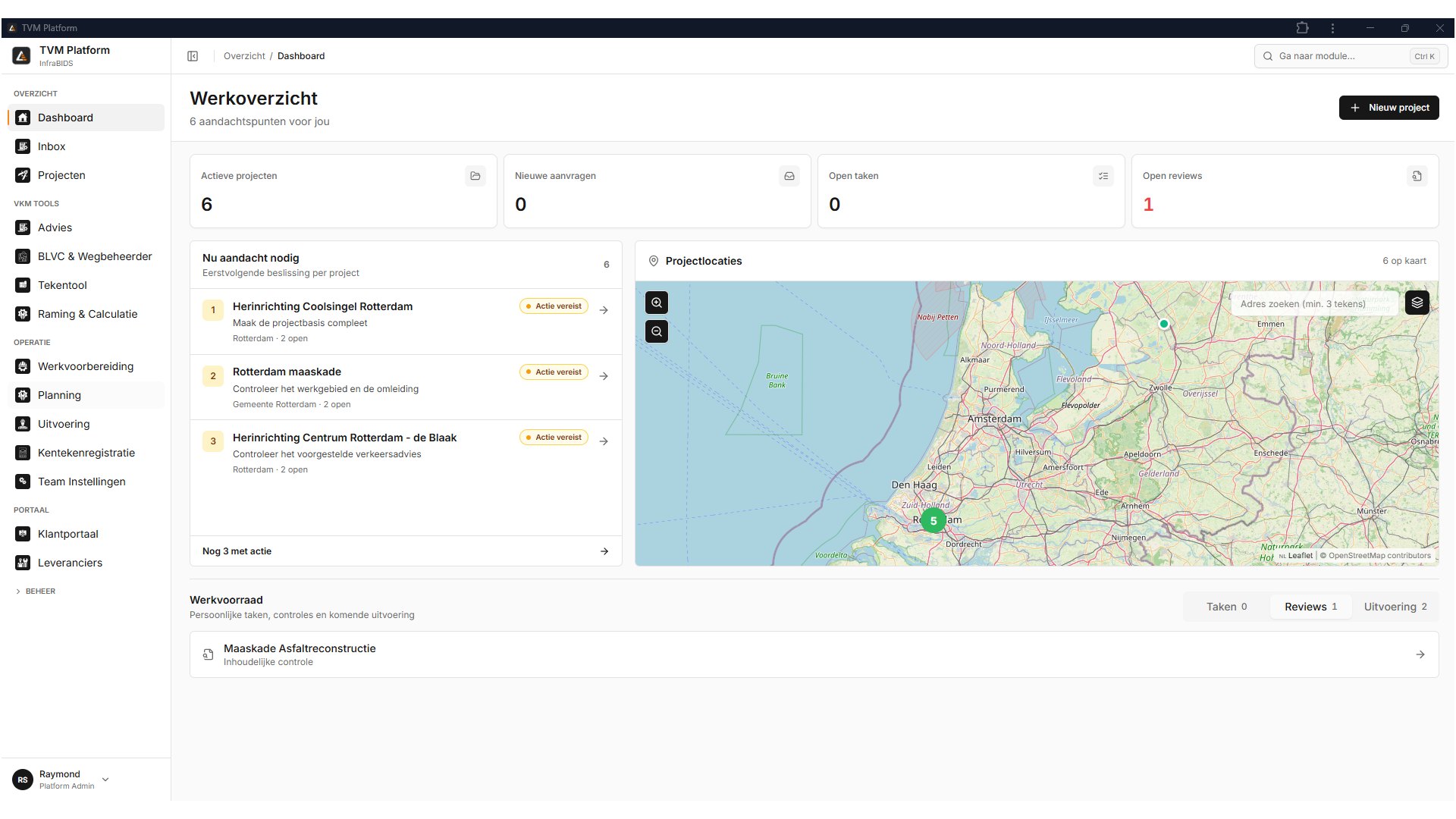 Screenshot van het TVM Platform werkoverzicht: linkerkolom met actieve projecten, nieuwe aanvragen, openstaande taken en reviews, rechts een Nederlandse kaart met projectlocaties als markers
